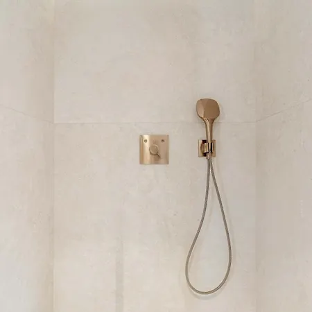 La Ponche L Old Village L Shellter