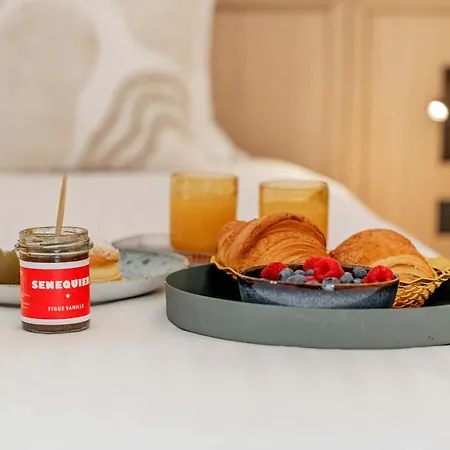 La Ponche L Old Village L Shellter *